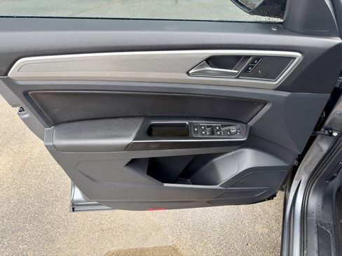 Used 2019 Volkswagen Atlas SE image 25