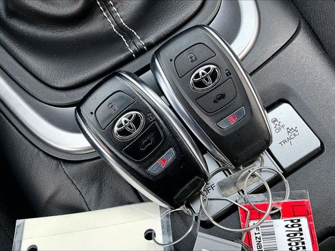 Certified 2023 Toyota GR86 image 12