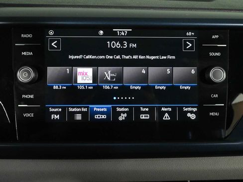 Certified 2023 Volkswagen Taos SE w/ Panoramic Sunroof Package FWD image 26