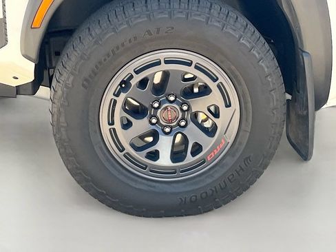 Used 2025 Nissan Frontier PRO-4X w/ Pro Convenience Package AWD/4WD image 30