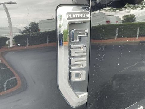 Used 2020 Ford F250 Platinum w/ FX4 Off-Road Package AWD/4WD image 37