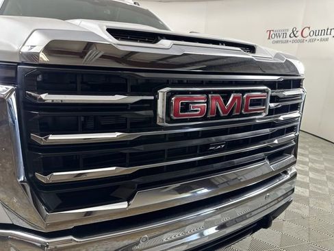 Used 2025 GMC Sierra 2500 SLT w/ SLT Premium Package image 5