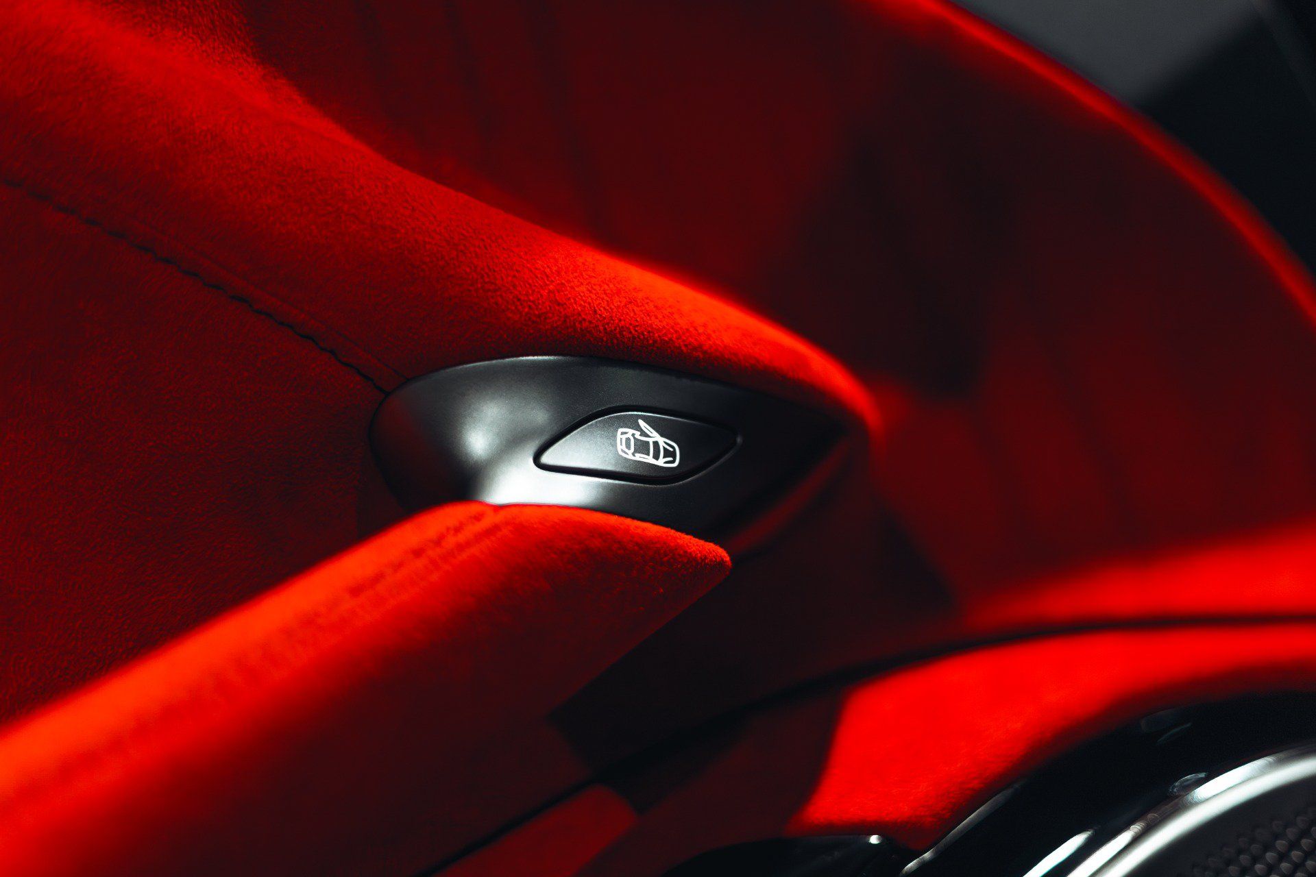 Used 2022 Ferrari Roma RWD image 94
