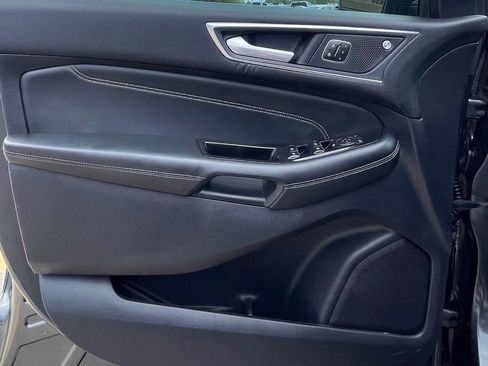 Used 2019 Ford Edge Titanium FWD image 35