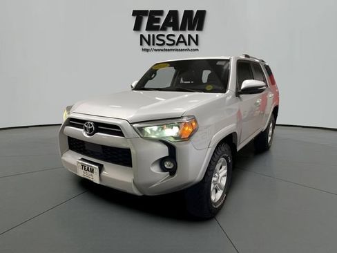 Used 2021 Toyota 4Runner SR5 Premium w/ Moonroof Package AWD/4WD image 2