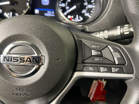 Used 2021 Nissan Rogue Sport S image 19