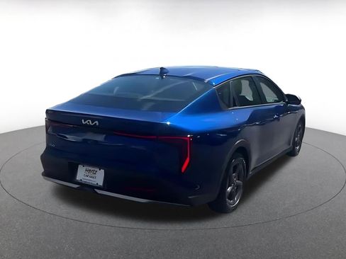 Used 2025 Kia K4 LXS image 12