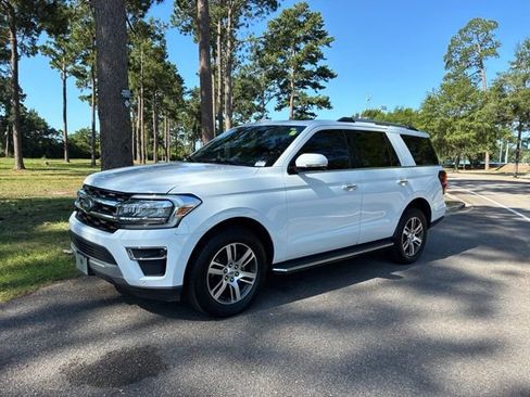 Used 2022 Ford Expedition Limited RWD image 6