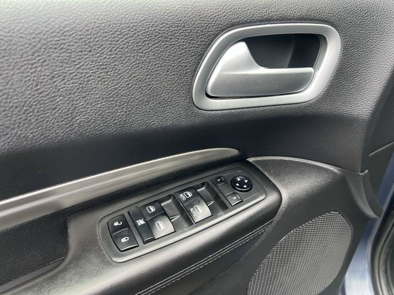 Used 2019 Dodge Durango SXT RWD image 23