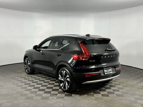 Used 2025 Volvo XC40 B5 Plus image 7