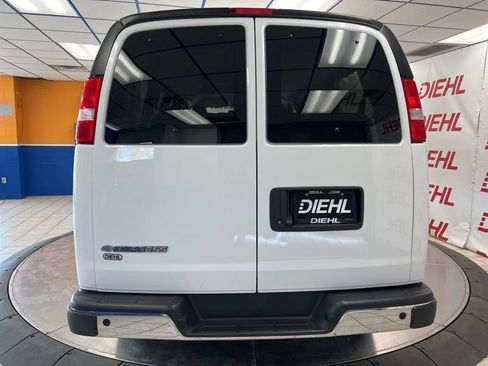 Used 2024 Chevrolet Express 3500 LS w/ Chrome Appearance Package RWD image 4