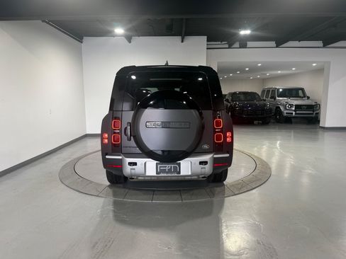 Used 2023 Land Rover Defender 130 SE AWD/4WD image 13