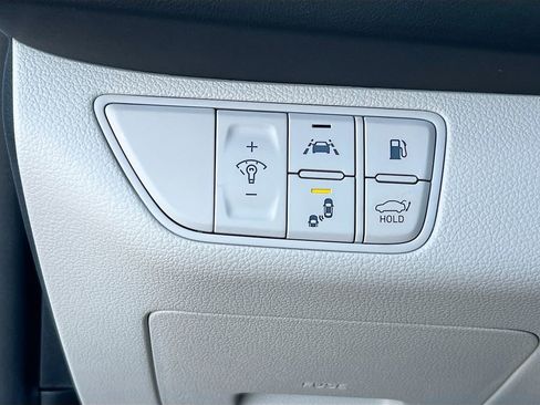 Used 2021 Genesis G70 3.3T w/ Prestige Package image 9