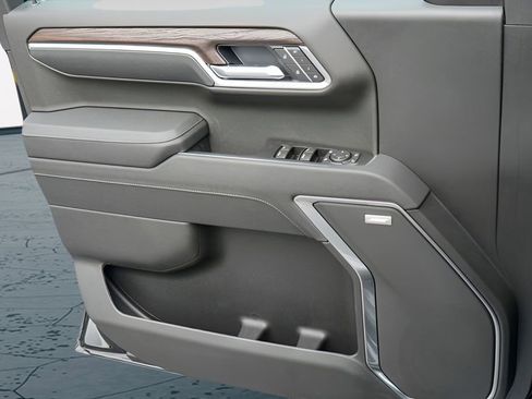 New 2026 GMC Sierra 1500 SLT AWD/4WD image 16