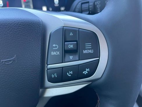 Used 2025 Ford Explorer Active w/ Active Comfort Package image 25