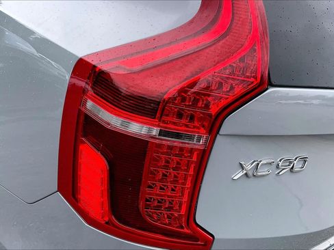 Certified 2024 Volvo XC90 B6 Plus w/ Protection Package Premier AWD/4WD image 25