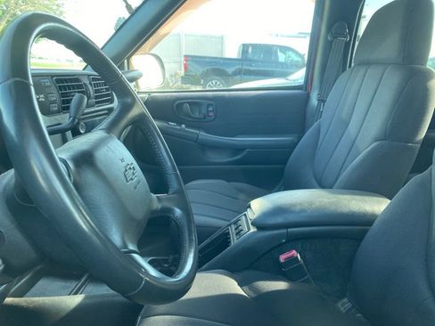 Used 2004 Chevrolet S10 Pickup LS AWD/4WD image 12