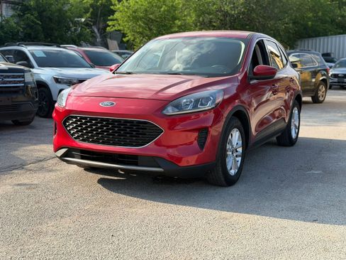 Used 2020 Ford Escape SE FWD image 2