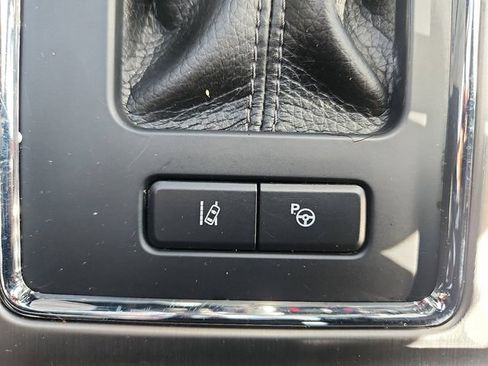 Used 2016 Ford F150 Platinum w/ Equipment Group 701A Luxury image 26