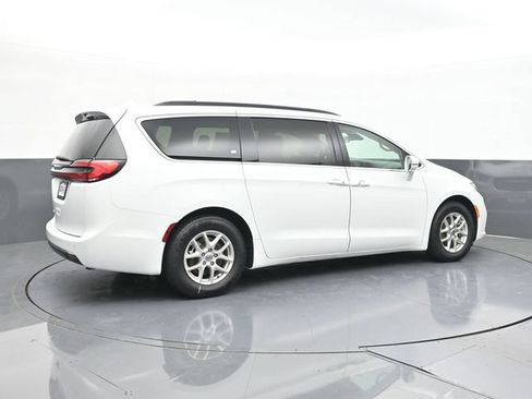 Used 2022 Chrysler Pacifica Touring-L FWD image 15