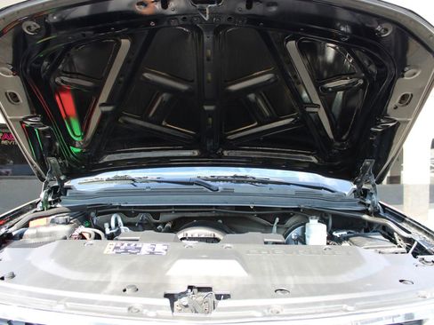 Used 2019 Chevrolet Suburban LT image 38