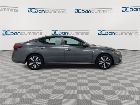 Used 2022 Nissan Altima 2.5 SV image 9