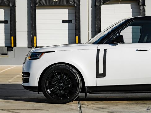 Used 2023 Land Rover Range Rover Long Wheelbase Autobiography image 6