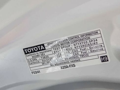 Used 2022 Toyota Highlander XLE FWD image 27