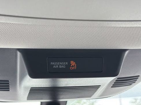 Used 2022 Nissan Rogue S FWD image 22