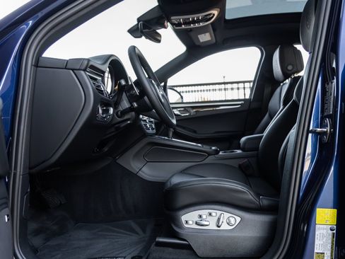 Certified 2026 Porsche Macan AWD/4WD image 25