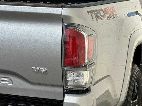 Used 2023 Toyota Tacoma TRD Sport AWD/4WD image 36