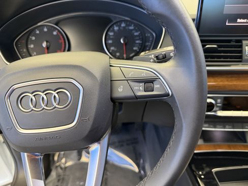 Used 2023 Audi Q5 2.0T Premium w/ Convenience Package AWD/4WD image 16