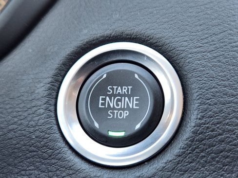 Certified 2023 Cadillac XT4 Premium Luxury w/ Technology Package image 21