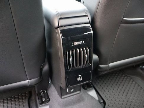 New 2025 Jeep Compass Latitude w/ Sun & Sound Group image 39