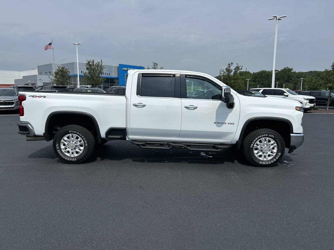 Used 2024 Chevrolet Silverado 2500 LTZ AWD/4WD image 8