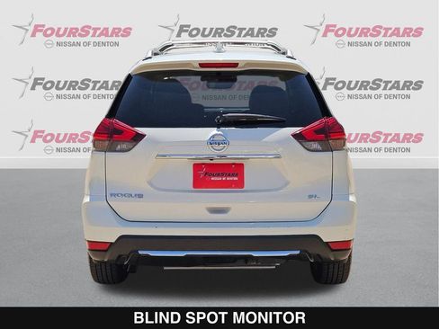 Used 2017 Nissan Rogue SL w/ SL Premium Package FWD image 5