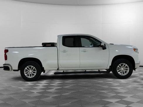 Used 2022 Chevrolet Silverado 1500 LT w/ Z71 Off-Road Package image 2