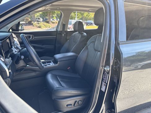 Certified 2023 Kia Sorento X-Line EX AWD/4WD image 15