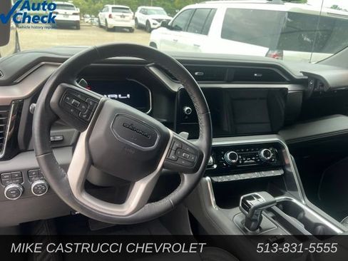 Used 2023 GMC Sierra 1500 Denali w/ Technology Package AWD/4WD image 8