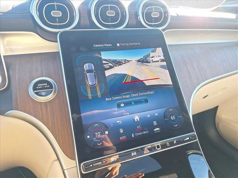 Used 2024 Mercedes-Benz GLC 300 4MATIC image 12