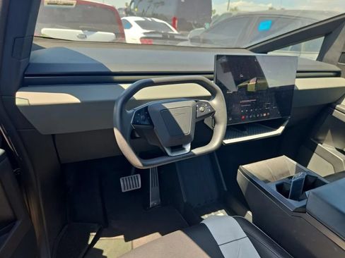 Used 2024 Tesla Cybertruck AWD Crew Cab image 3