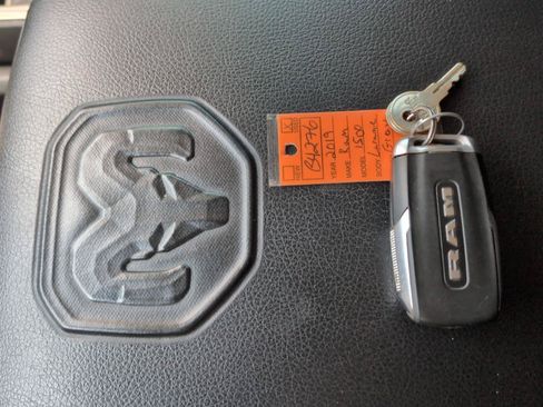 Used 2019 RAM 1500 Laramie AWD/4WD image 31