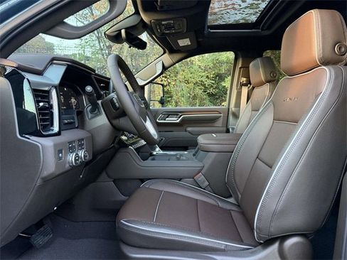 New 2026 GMC Sierra 2500 Denali w/ Denali Reserve Package image 8