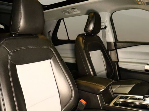 Used 2023 Ford Explorer XLT w/ Equipment Group 202A image 21