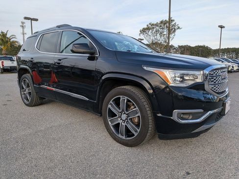 Used 2018 GMC Acadia Denali w/ Technology Package image 2