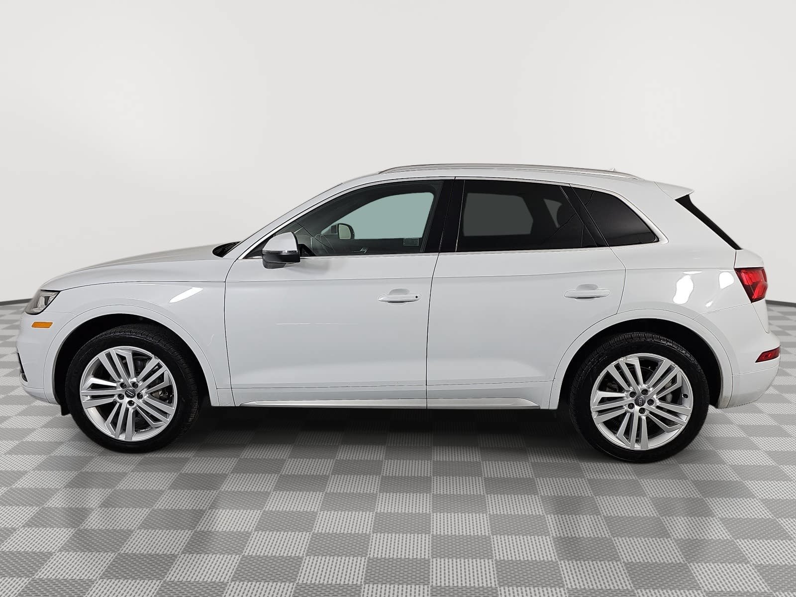 Used 2019 Audi Q5 2.0T Premium Plus w/ Premium Plus Package AWD/4WD image 5