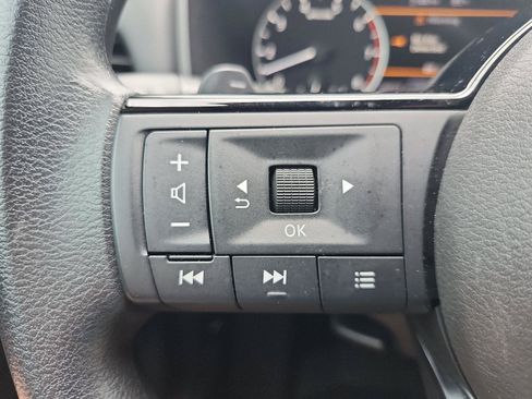 Used 2023 Nissan Rogue SV FWD image 23
