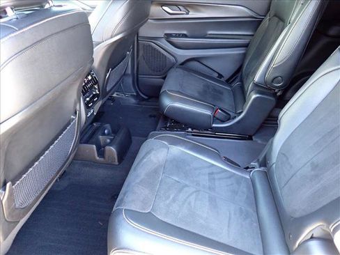 Used 2023 Jeep Grand Cherokee L Laredo AWD/4WD image 10