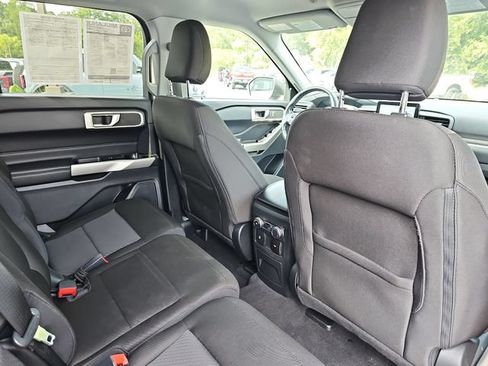 Used 2022 Ford Explorer XLT AWD/4WD image 11