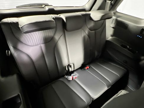 Used 2023 Hyundai Palisade Calligraphy image 27